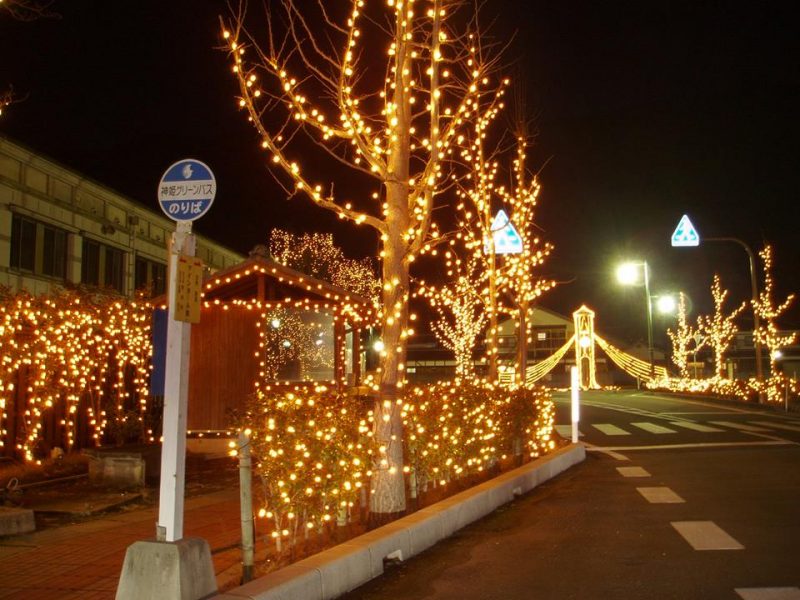 生野イルミネーションロードが12月に開催。町並みをやわらかく照らすイルミネーション｜朝来市