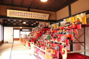 福崎町三木家住宅で「わが家の雛人形展」