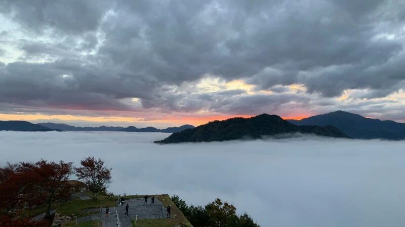 竹田城跡 秋の雲海シーズン 気温差により 雲海の発生確率が高く いいものタウン 兵庫県まんなかエリアのトレンドニュース