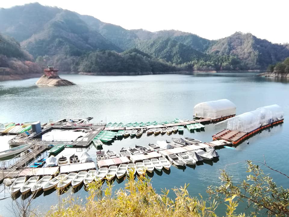 朝来市 冬季限定 生野銀山湖でワカサギ釣りスタート いいものタウン 兵庫県まんなかエリアのトレンドニュース