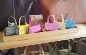 【福崎町】レジ袋有料化とあわせて可愛いエコバッグホルダー｜革工房Whim（ウィム）