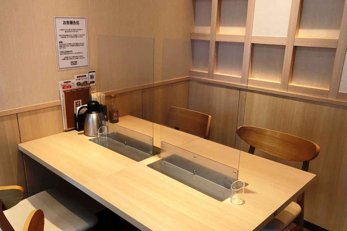 【ごはんおかわりロボ】やよい軒｜新しい生活様式に対応した取り組みを推進
