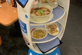 【幸楽苑】非接触型の配膳ロボット「K-1号」の実証実験を開始｜ラーメン業界日本初