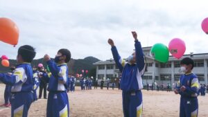 【市川町】想いを乗せて届け、町花ヒマワリの種。小学校から「夢ふうせん」