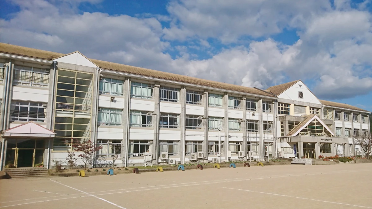 川辺小学校