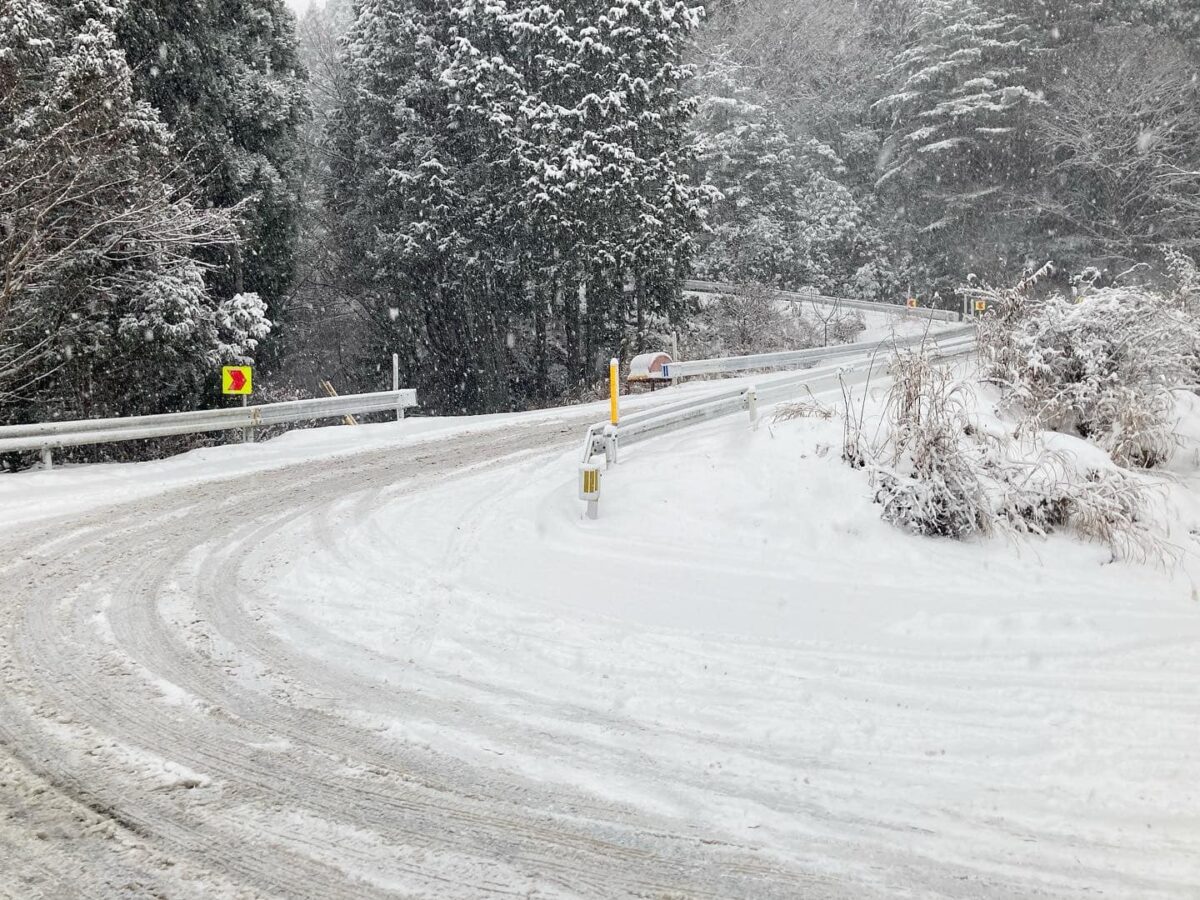 雪 終わり見えぬ除雪 積雪3メートル超えの阿賀町 高齢化で雪下ろしが