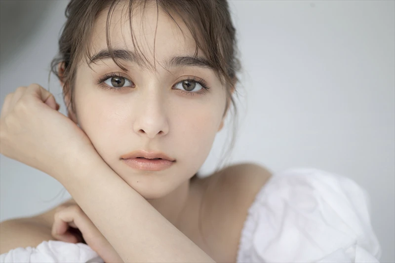 あのホワイトロリータがついにアイスに！“ネクストブレイク美女”の嵐莉菜を起用したビジュアルを公開