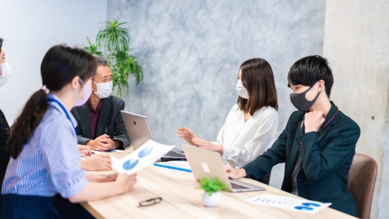 屋外、会話なしならマスク不要。厚生労働省、マスク着用の考え方を明確化