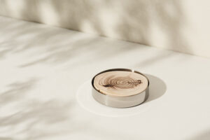 国産木の個性を生かしたアロマディフューザー「ウッドディフューザー リン」が新発売