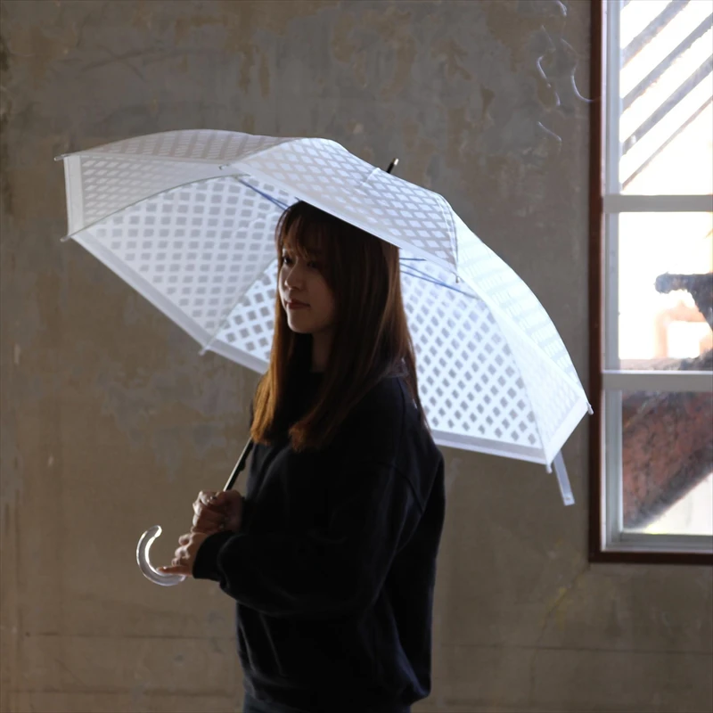 【梅雨グッズ】まるで透かし和紙。大人のためのビニール傘「ハッピーフロストアンブレラ」全3柄が発売
