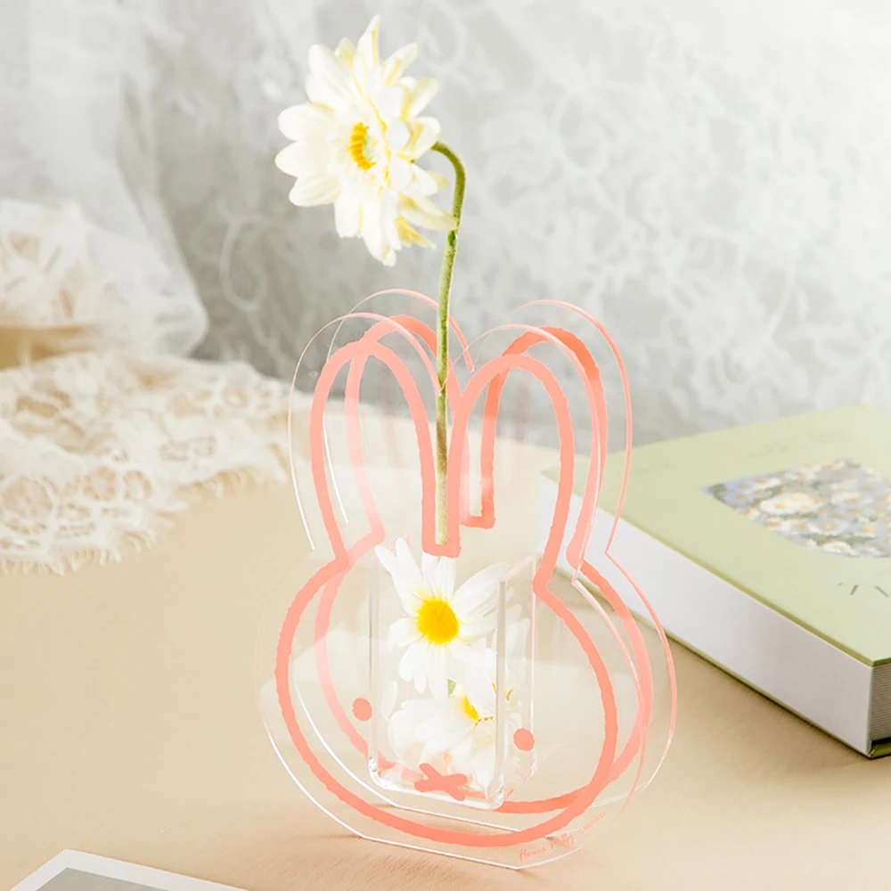 お花を生けて楽しめるミッフィーの一輪挿し付きアクリルミラーが好評販売中｜フラワーミッフィー