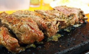 溶岩プレートステーキ