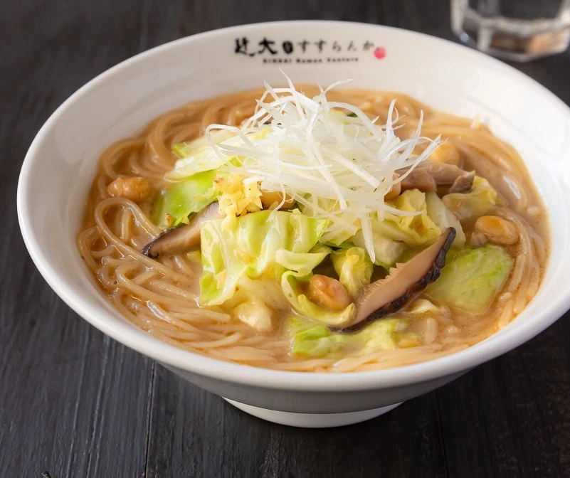 ケンミン「産学専」連携で「近大ヴィーガンGFラーメン」開発