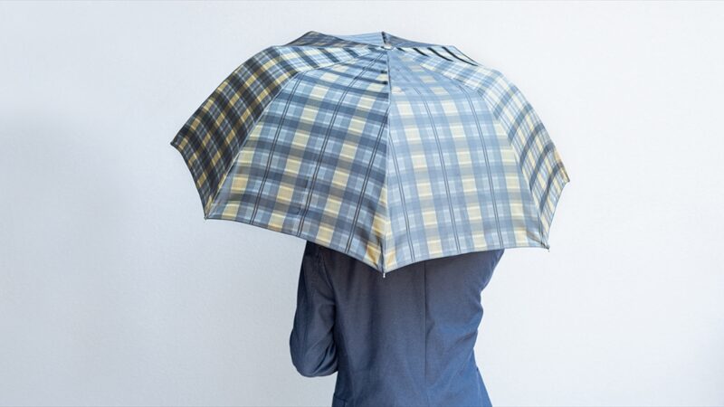 創業155年の傘生地屋から初となる紳士の日傘「Shade」が発売