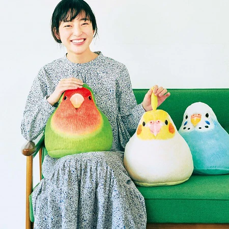 すずめのふっくら丸い姿をリアルに再現！「ふくらすずめのもっちりクッション」が、フェリシモ「YOU+MORE!」から誕生