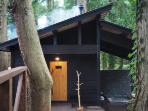 大自然の中でととのう！ハチ高原の貸切制サウナ「THE PARK SAUNA」