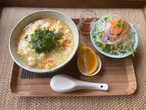 タイのおかゆ「カオトム」がモーニングに登場｜神河町