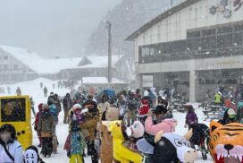 雪上の仮装大会「ちくさ高原雪まつり」開催│宍粟市