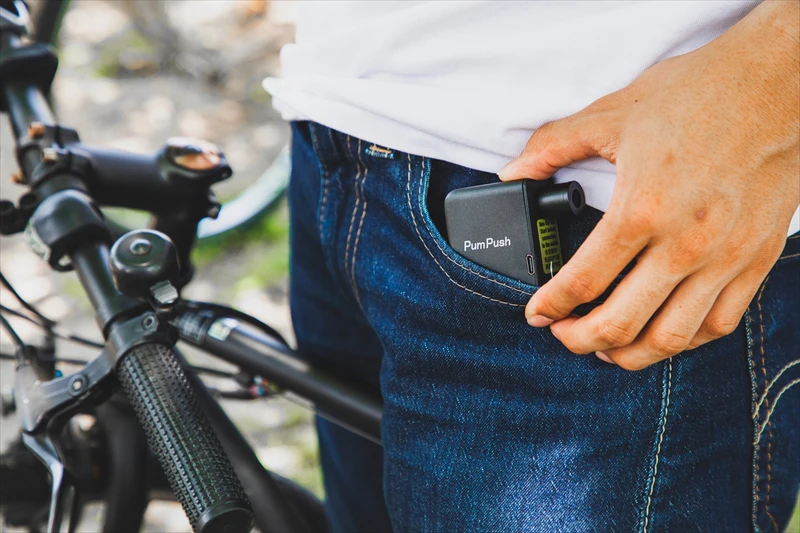 空気入れの革命！超小型の自転車用電動ポンプ「パンプッシュ」の先行販売が開始