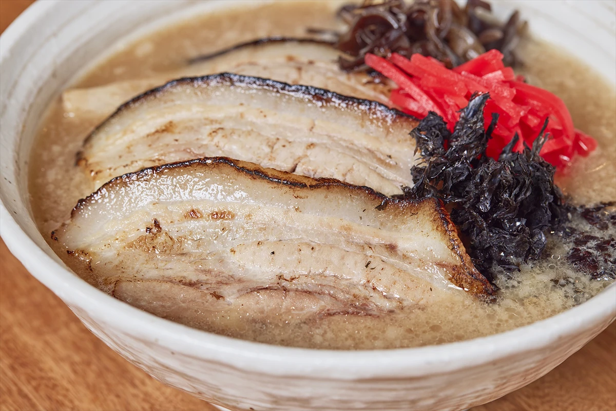 ラーメン評論家が絶賛。焼肉店のラーメンセット