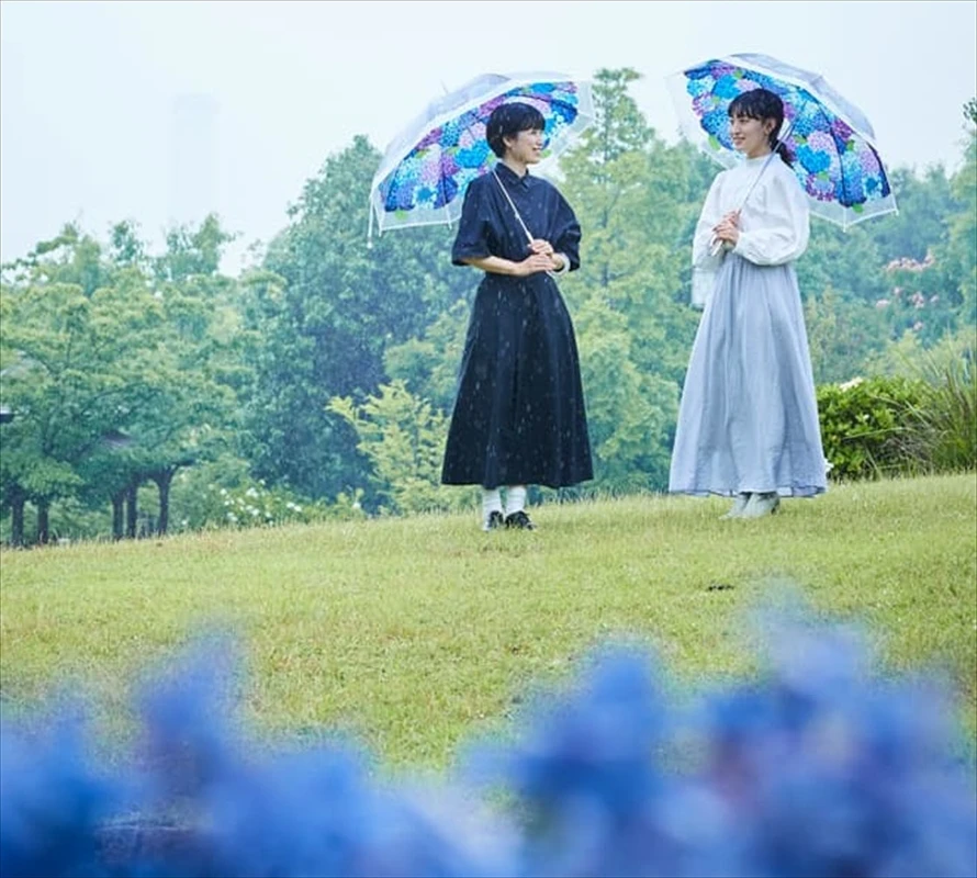 紫陽花の名所で「紫陽花の傘」を使って撮影が楽しめるイベントが全国17の施設で開催