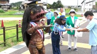 福崎町のカッパが一日署長。ガジロウ兄妹、秋の交通安全運動を実施
