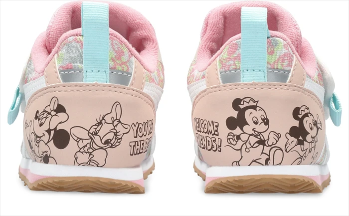 みんなでそろってお出かけしよう！アシックスジャパンからミッキーと仲間たちをモチーフにした子ども靴が登場