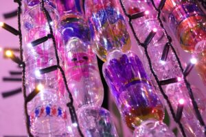 心温まるピンクの灯り、寺前駅前広場で点灯開始｜神河町