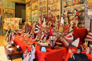 檀家などから寄贈された品など数百点。一宮町実際寺でひな飾り展示／宍粟市