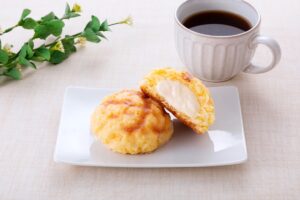 【ファミマ】スイーツパン第２弾！『冷やして食べる くりーむメロンパン ミルクカスタード』が新発売