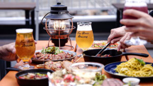 出来立てのクラフトビールを楽しんで。姫路市のクラフトビール醸造所が5月より屋上ビアガーデンを開始