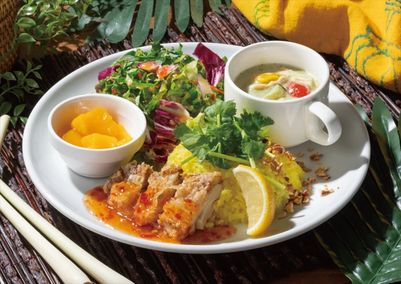 【ガスト】夏こそ食べたい！本格アジアンメニュー＆ゴーゴーガストカレーが登場