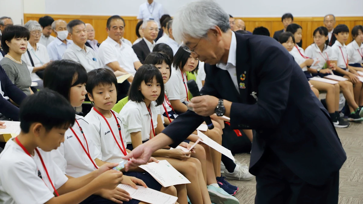 兵庫県福崎町の小学生訪問団、遠野市を訪問—友好都市共同宣言10周年記念式典が開催