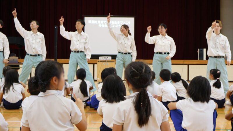 福崎小学校で「チームフクシン」手話ダンスワークショップ開催。地域に広がる手話文化／福崎町