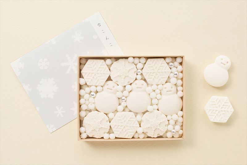 愛らしい雪だるまのお菓子が今年も登場。クリスマスや冬の贈り物に