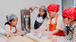 丹波篠山に新たな体験スポット「手作り体験処 シシニクとソーセージ」がグランドオープン