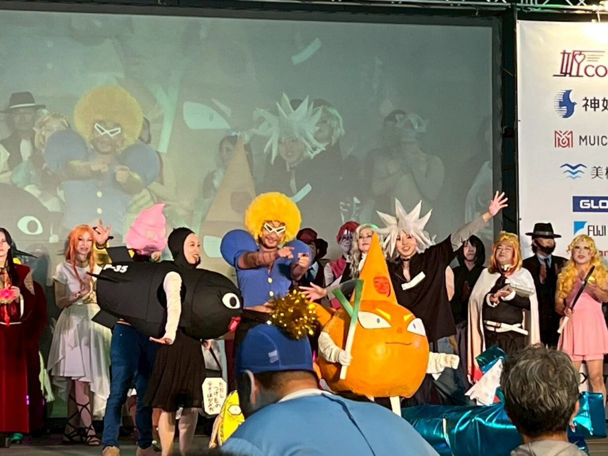 姫路が2.5次元に染まる！「姫CON2025」前夜祭で熱気あふれるコスプレ披露！