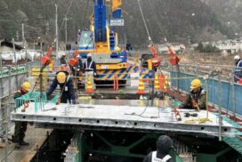 国道29号で初の試み――UFC道路橋床版を1車線規制で導入。通行影響を最小限に／宍粟市