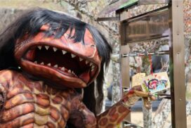 ガジロウの池に恋の予感！？ハート模様の人面魚と仲良し2ショット絵馬が登場！
