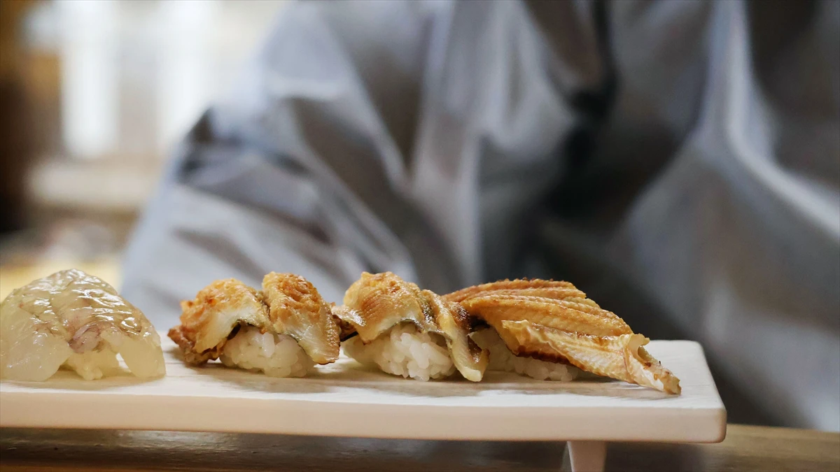 福崎町に「松葉寿し」が4月29日オープン。本格穴子寿しと地元限定の地酒を味わえる隠れ家寿司店