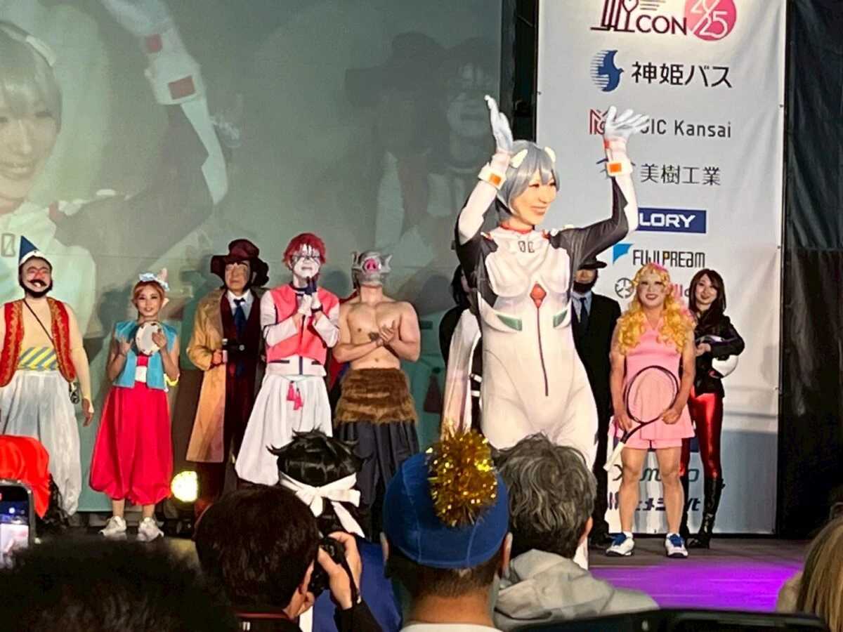 姫路が2.5次元に染まる！「姫CON2025」前夜祭で熱気あふれるコスプレ披露！