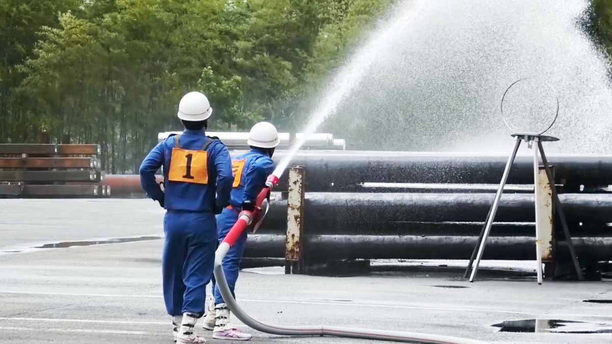 市川町消防団、新たな一歩！ 競技から実践へ、地域を守る「水出し操法訓練」に密着