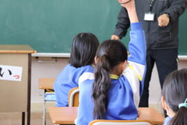 小学生たちにサプライズ報告。夢ふうせんが遠くへ飛びました／市川町