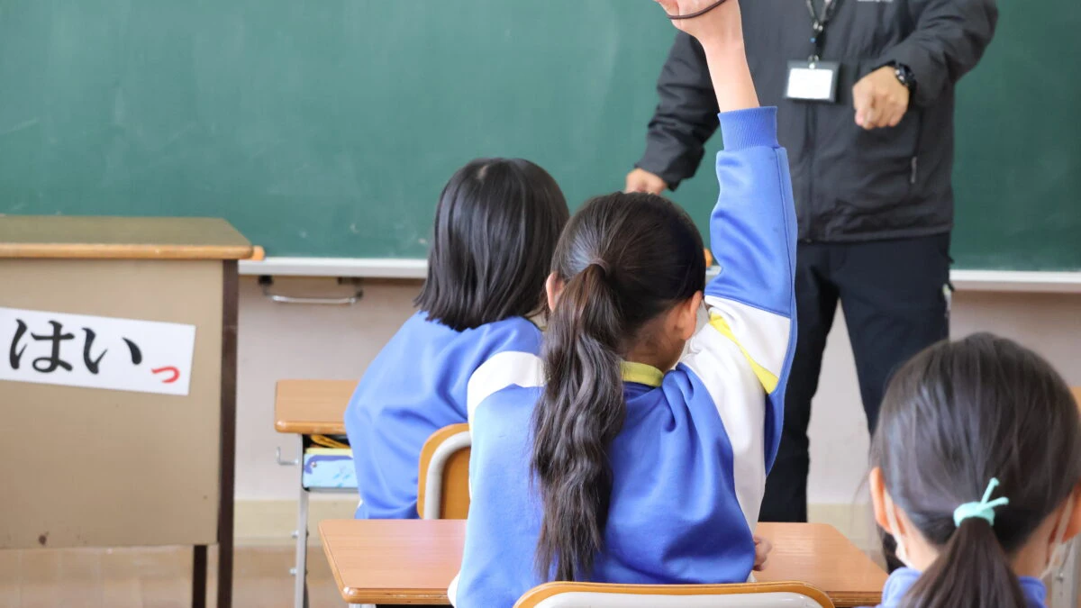 小学生たちにサプライズ報告。夢ふうせんが遠くへ飛びました／市川町