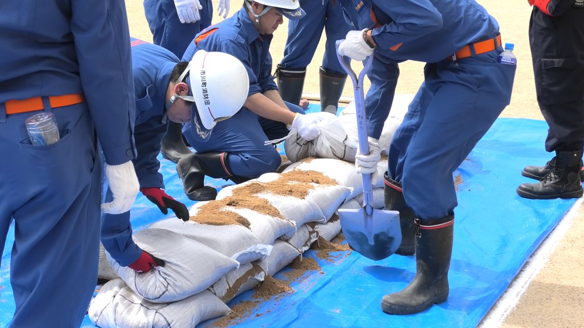 大雨・台風に備える！市川町で水防訓練を実施〜消防団員約80名が土のう工法を実践〜