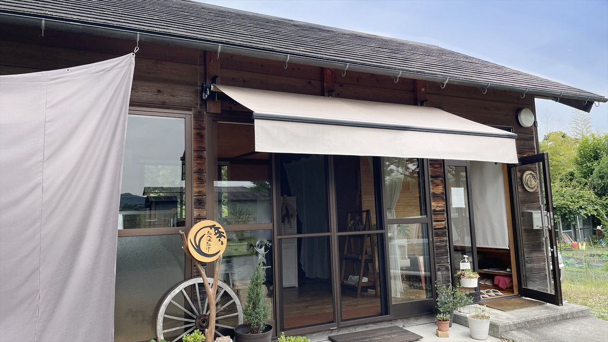 心温まる米粉のおやつが大集合！「たべばたけ」で卒業生さんによる初の販売会が開催／福崎町