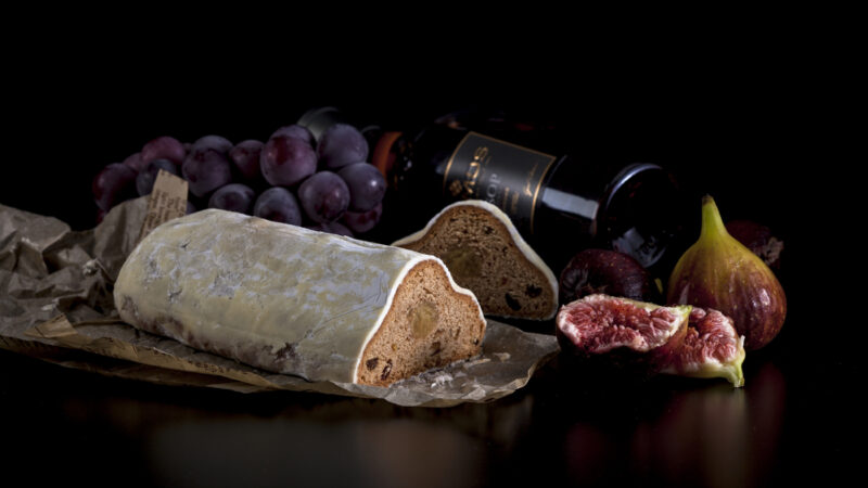 生野銀山の坑道で3カ月間熟成させた「生野銀山 蔵出しシュトーレン」の予約受付開始│朝来市