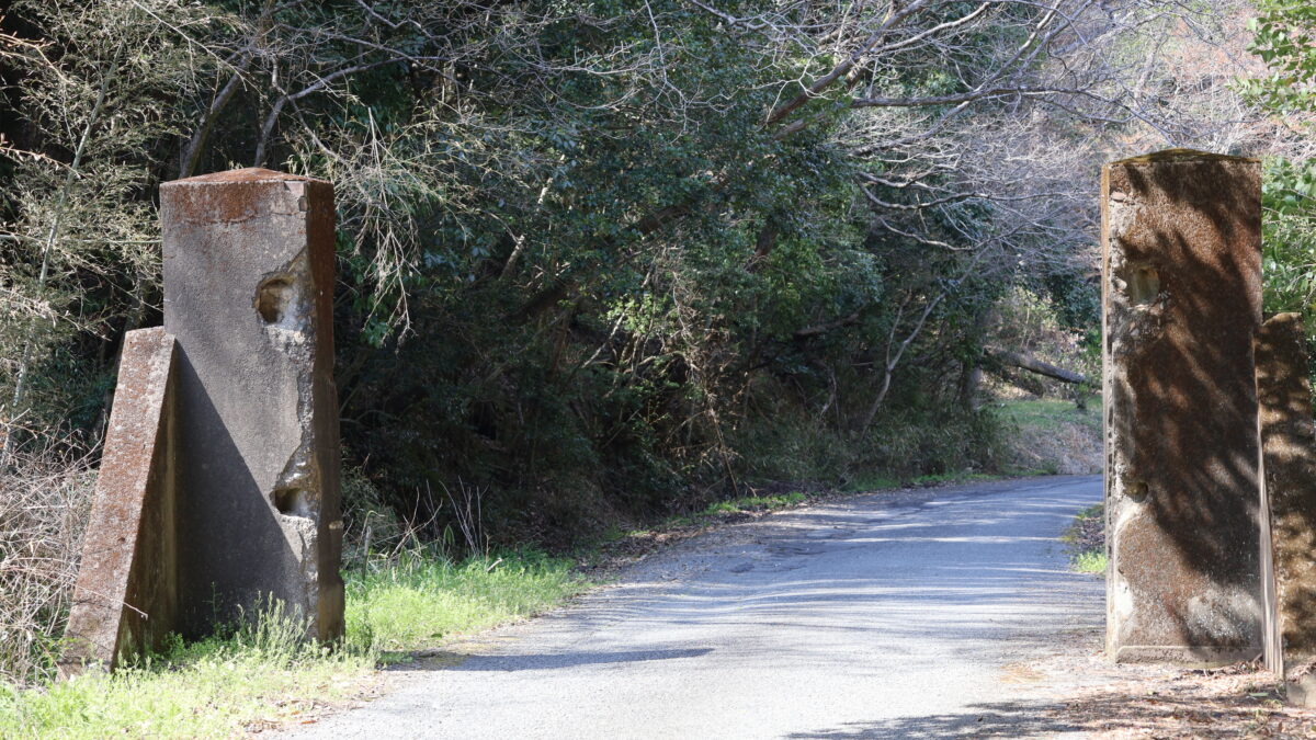 弾薬庫と幻の駅の物語。福崎町工業団地に残る戦争の記憶をたどる