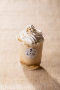 口の中でとろける絶品！「京都利休の生わらび餅」が東加古川にオープン