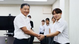 熱い想いがまちを動かす！学生が主役の「全日本学生手話ダンス甲子園」、福崎町の企業に協力を呼びかけ